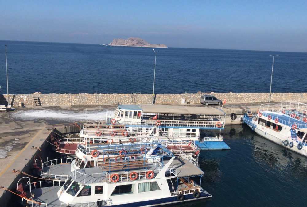 Rehber Dostu Akdamar Adası Tekne Turu